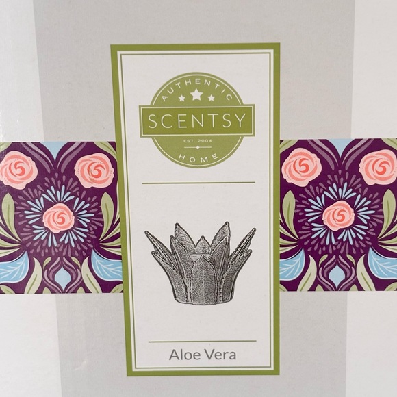 SCENTSY Aloe Vera Wax Warmer - Picture 3 of 16